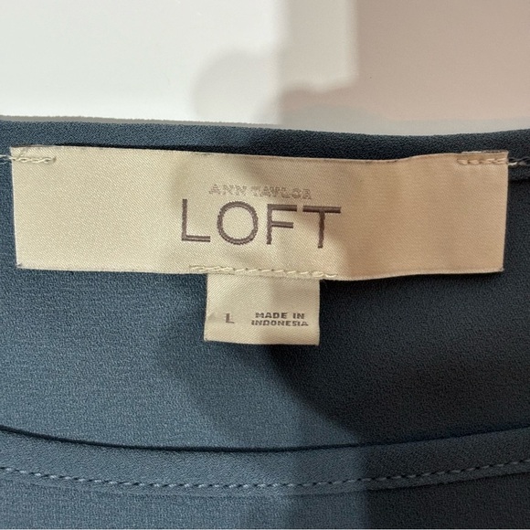 Loft Summer Sleeveless Detailed Top Size L - Picture 2 of 11